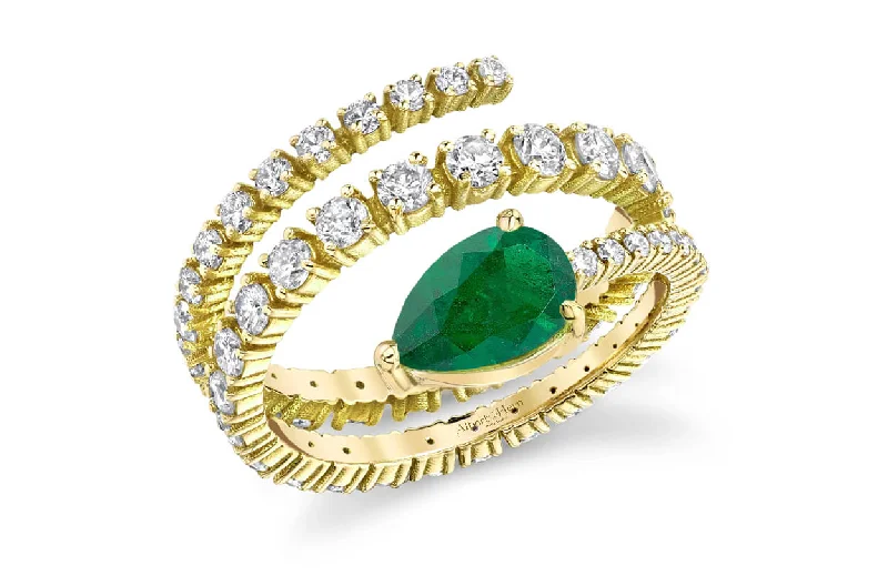 women’s engagement rings with sapphires for custom wedding rings-Ring 18kt Gold Spring Pear Shape Emerald 1.24cts & Diamonds