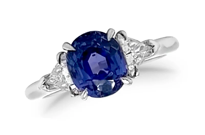 women’s engagement rings with sapphires for custom wedding bands-Ring Platinum No-Heated GIA Blue Sapphire & 2 Trillion Diamonds